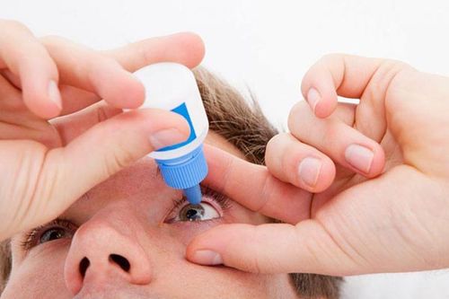 قطره ریمکسولون برای مهار التهاب چشم کاربرد دارد.