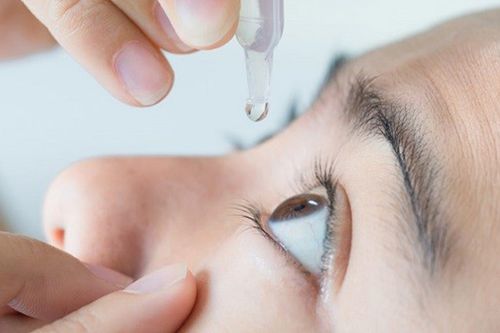 استفاده از قطره چشمی توبرامایسین برای کودکان زیر 2 ماه ممنوع است.