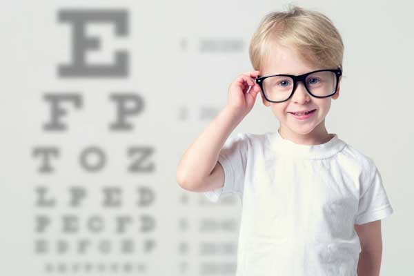اگر تنبلی چشم کودکان به موقع تشخیص داده شود، درمان می شود.