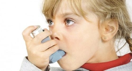 تشخیص آسم در کودکان می تواند چالش برانگیز باشد زیرا علائم آن می تواند مشابه سایر بیماری های تنفسی باشد.