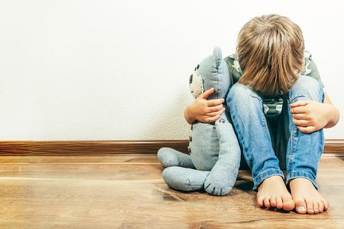روان درمانی، به افسردگی کودکان کمک زیادی می کند.