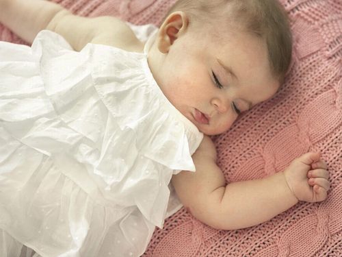 خواب نوزادان بیشتر از بزرگسالان است.